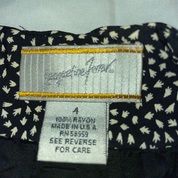 ✨Vintage Midi Skirt✨ - Picture 3 of 4